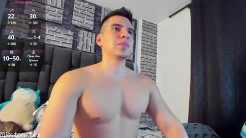 Snapshot of leyton_flexx chatting on 02/14/25, 02:50 L E Y T O N online show from 02/14/25, 02:50