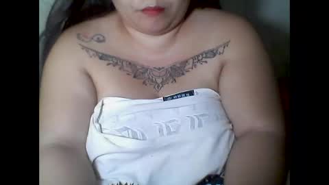 lhiannash33 online show from 10/15/25, 10:04