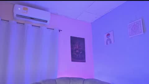 Lia 3 online show from 11/16/25, 02:17