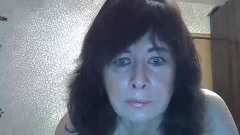 Snapshot of lia_ang chatting on 10/12/25, 01:32 lia_ang online show from 10/12/25, 01:32