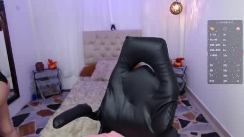 lia_glow online show from 10/25/25, 08:36