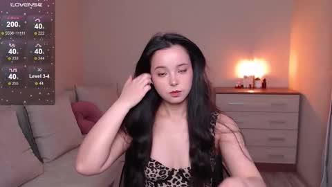 Snapshot of lia_hetty chatting on 10/12/25, 02:27 L I A online show from 10/12/25, 02:27