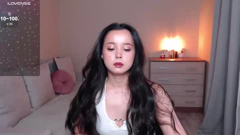 Snapshot of lia_hetty chatting on 11/13/25, 11:09 L I A online show from 11/13/25, 11:09