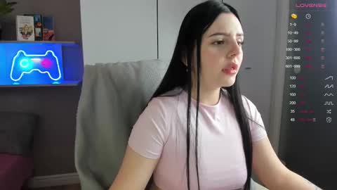 Lia online show from 11/18/25, 07:35