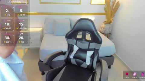 Lia  online show from 10/10/25, 02:32