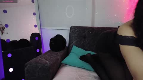 Snapshot of lia_tinez chatting on 09/19/25, 11:49 Lia online show from 09/19/25, 11:49
