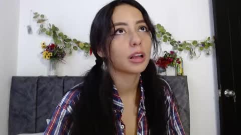 Snapshot of liaa_cute_ chatting on 01/30/25, 09:47 lia online show from 01/30/25, 09:47