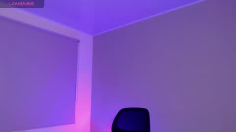 Snapshot of liaa_cute_ chatting on 11/19/25, 09:59 lia online show from 11/19/25, 09:59