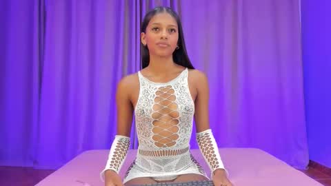 Lia online show from 10/11/25, 01:16