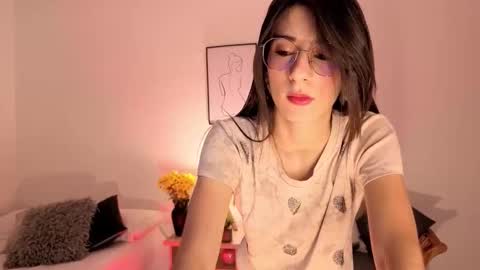 Lia  online show from 10/17/25, 02:19