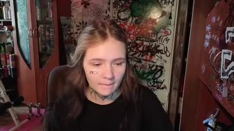 Snapshot of liaaa_li chatting on 10/17/25, 07:33 liaaa_li online show from 10/17/25, 07:33