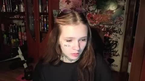 Snapshot of liaaa_li chatting on 10/18/25, 03:35 liaaa_li online show from 10/18/25, 03:35