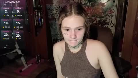 Snapshot of liaaa_li chatting on 10/25/25, 02:13 liaaa_li online show from 10/25/25, 02:13