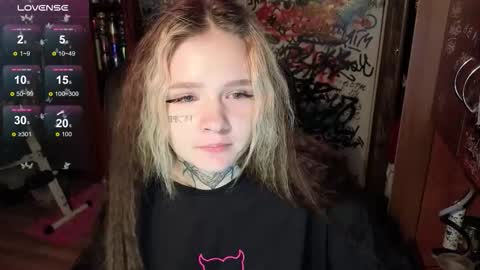 Snapshot of liaaa_li chatting on 10/26/25, 02:17 liaaa_li online show from 10/26/25, 02:17