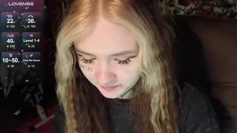 Snapshot of liaaa_li chatting on 10/29/25, 07:48 liaaa_li online show from 10/29/25, 07:48