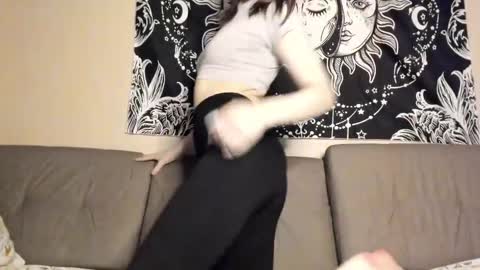 Snapshot of liabanny chatting on 01/10/25, 05:47 Julia online show from 01/10/25, 05:47