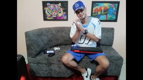 Snapshot of liam_andres12 chatting on 09/23/25, 09:40 Andres online show from 09/23/25, 09:40