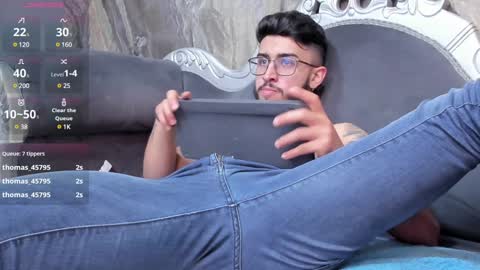 Snapshot of liam_kleiin chatting on 12/02/24, 02:19 LIAM KLEIN online show from 12/02/24, 02:19
