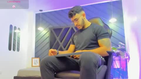 LIAM KLEIN online show from 10/08/25, 11:19