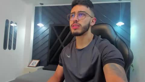 LIAM KLEIN online show from 11/11/25, 11:32