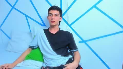 liam_scott7 online show from 12/05/24, 11:18