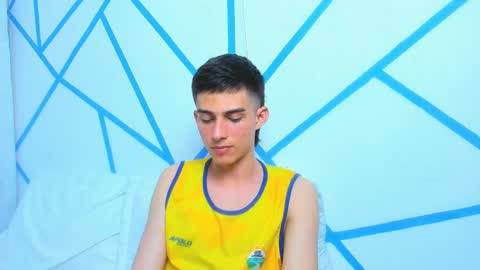 liam_scott7 online show from 12/12/24, 12:38