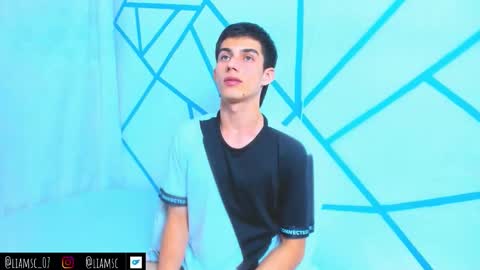 Snapshot of liam_scott77 chatting on 10/23/25, 10:52 Liam scott77 online show from 10/23/25, 10:52