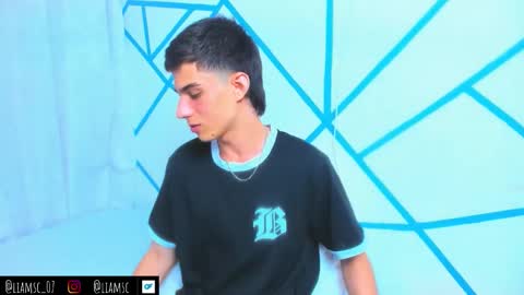 Snapshot of liam_scott77 chatting on 10/30/25, 09:59 Liam scott77 online show from 10/30/25, 09:59