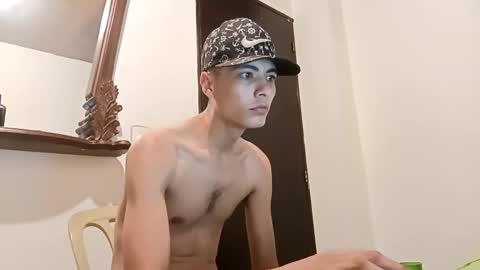 liam_smith00 online show from 01/30/25, 09:04