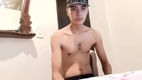 liam_smith00 online show from 03/03/25, 08:11