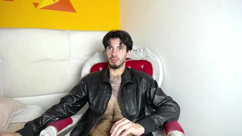 Snapshot of liamluxe chatting on 12/19/24, 01:07 LiamLuxe online show from 12/19/24, 01:07
