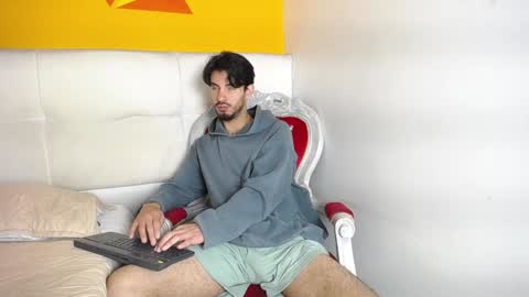 Snapshot of liamluxe chatting on 12/21/24, 12:38 LiamLuxe online show from 12/21/24, 12:38