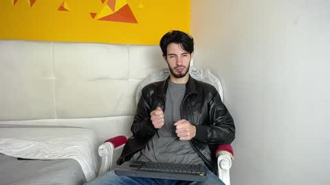 Snapshot of liamluxe chatting on 01/03/25, 12:08 LiamLuxe online show from 01/03/25, 12:08