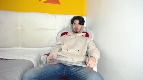 Snapshot of liamluxe chatting on 01/13/25, 12:13 LiamLuxe online show from 01/13/25, 12:13