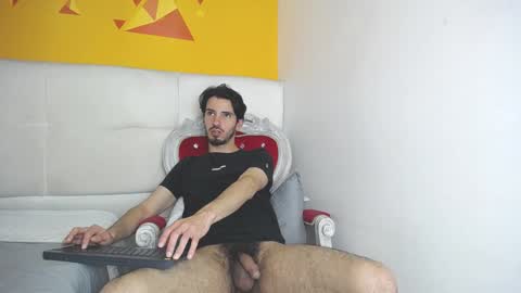 Snapshot of liamluxe chatting on 01/21/25, 06:12 LiamLuxe online show from 01/21/25, 06:12