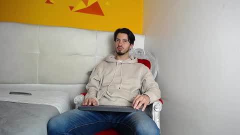 Snapshot of liamluxe chatting on 01/22/25, 12:17 LiamLuxe online show from 01/22/25, 12:17