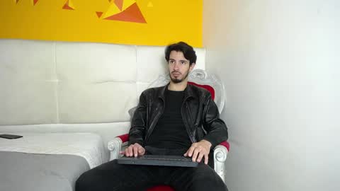 Snapshot of liamluxe chatting on 01/23/25, 12:30 LiamLuxe online show from 01/23/25, 12:30