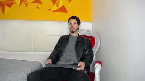Snapshot of liamluxe chatting on 02/08/25, 12:17 LiamLuxe online show from 02/08/25, 12:17