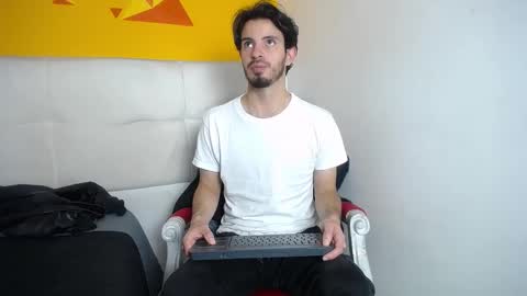 Snapshot of liamluxe chatting on 02/14/25, 06:51 LiamLuxe online show from 02/14/25, 06:51