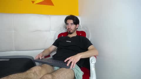 Snapshot of liamluxe chatting on 02/15/25, 03:39 LiamLuxe online show from 02/15/25, 03:39
