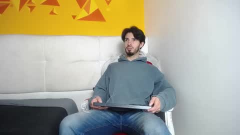 Snapshot of liamluxe chatting on 02/20/25, 12:57 LiamLuxe online show from 02/20/25, 12:57
