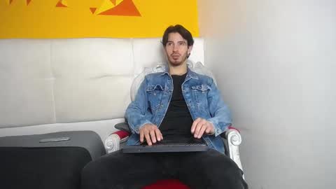 Snapshot of liamluxe chatting on 02/24/25, 12:26 LiamLuxe online show from 02/24/25, 12:26