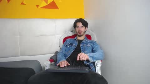 Snapshot of liamluxe chatting on 02/24/25, 03:31 LiamLuxe online show from 02/24/25, 03:31