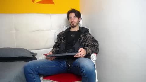 Snapshot of liamluxe chatting on 02/28/25, 06:52 LiamLuxe online show from 02/28/25, 06:52