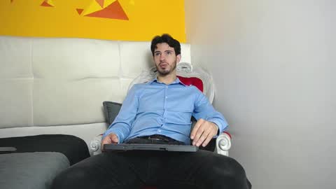 Snapshot of liamluxe chatting on 03/04/25, 12:44 LiamLuxe online show from 03/04/25, 12:44