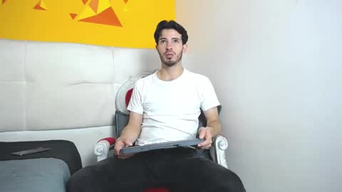 Snapshot of liamluxe chatting on 03/05/25, 02:34 LiamLuxe online show from 03/05/25, 02:34
