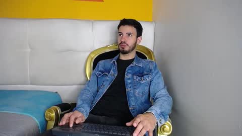 Snapshot of liamluxe chatting on 09/17/25, 01:24 LiamLuxe online show from 09/17/25, 01:24