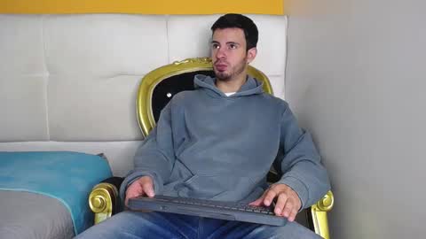 Snapshot of liamluxe chatting on 09/19/25, 12:50 LiamLuxe online show from 09/19/25, 12:50