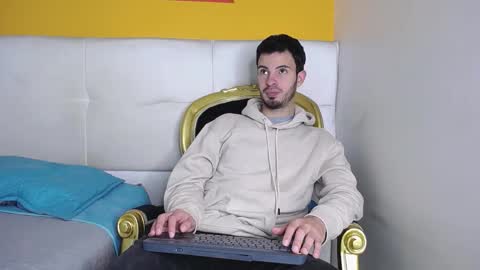 Snapshot of liamluxe chatting on 09/22/25, 12:40 LiamLuxe online show from 09/22/25, 12:40