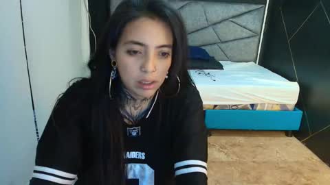 L I A M O N R O E online show from 11/19/25, 11:43